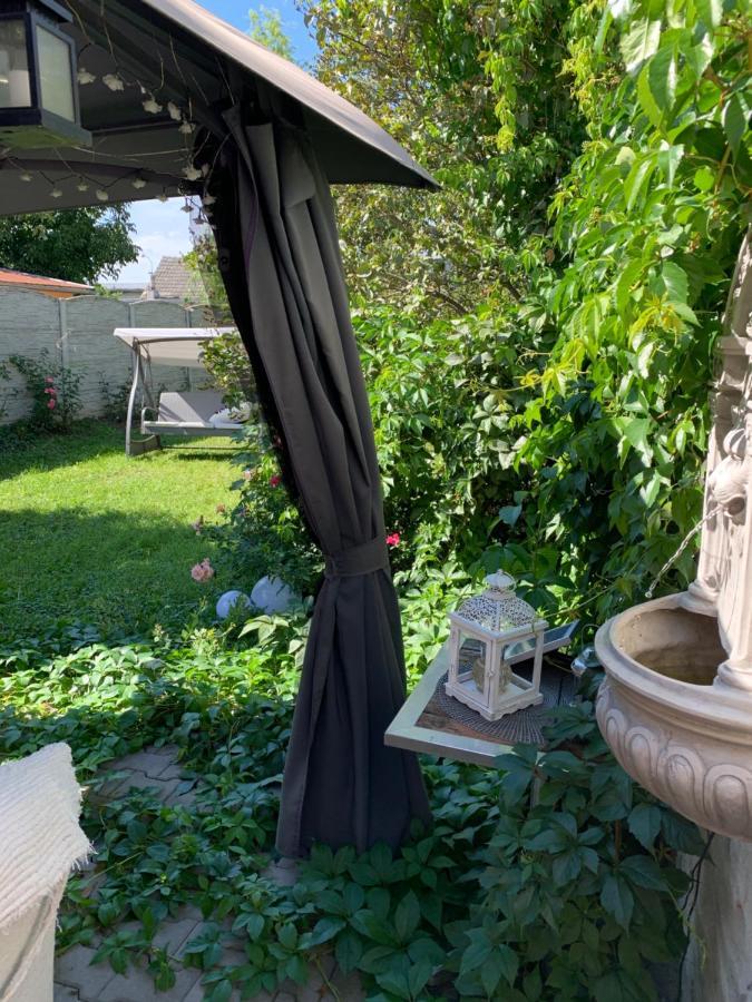 Alia House With Garden In