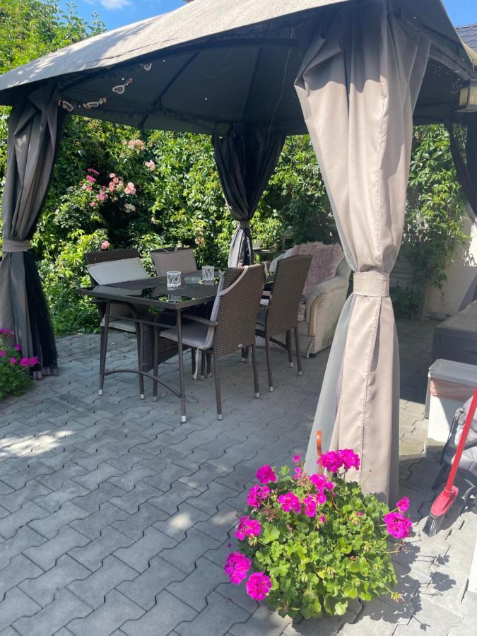 Alia House With Garden In *